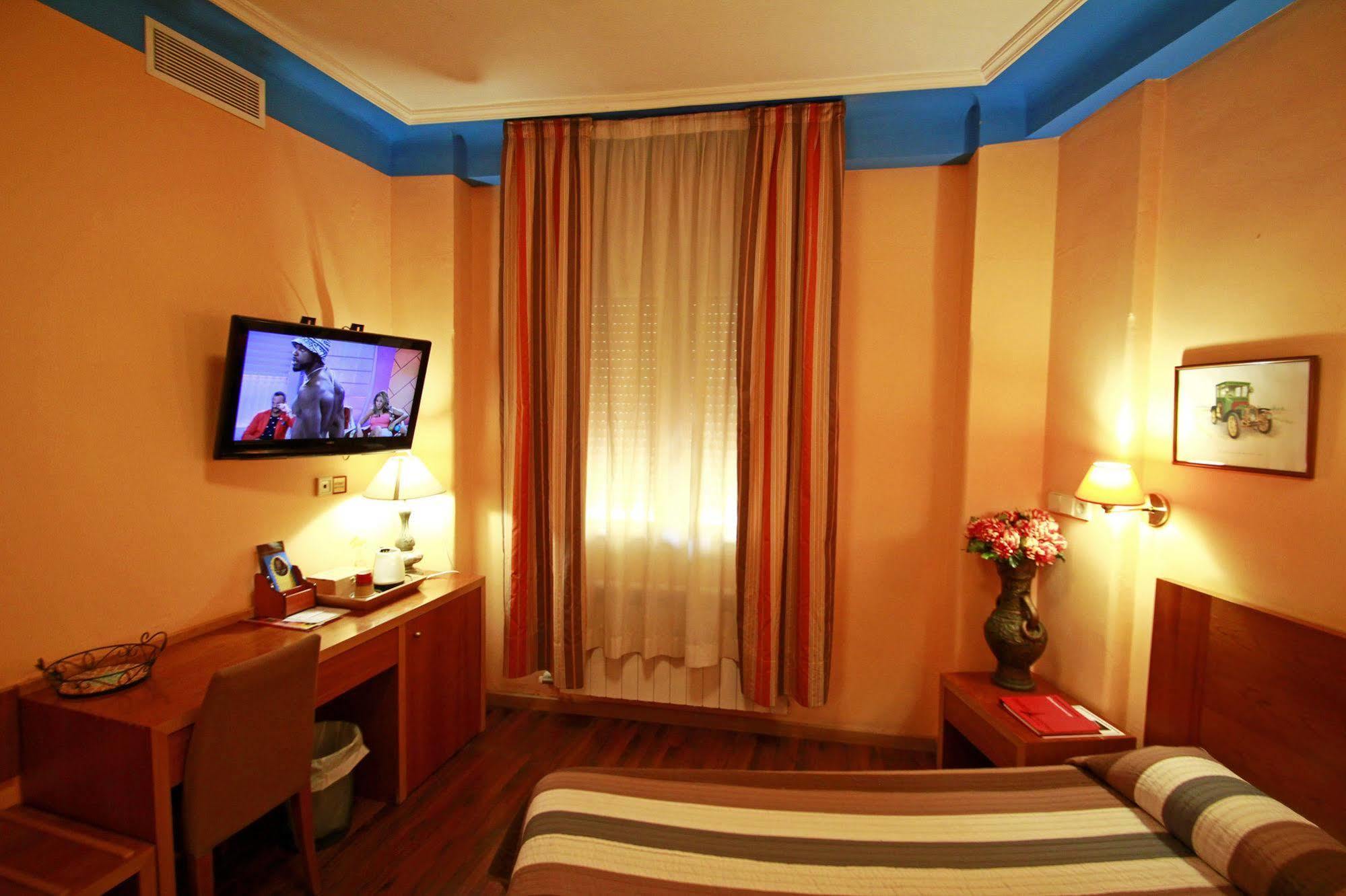 Hotel Paris Centro Zaragoza Dış mekan fotoğraf